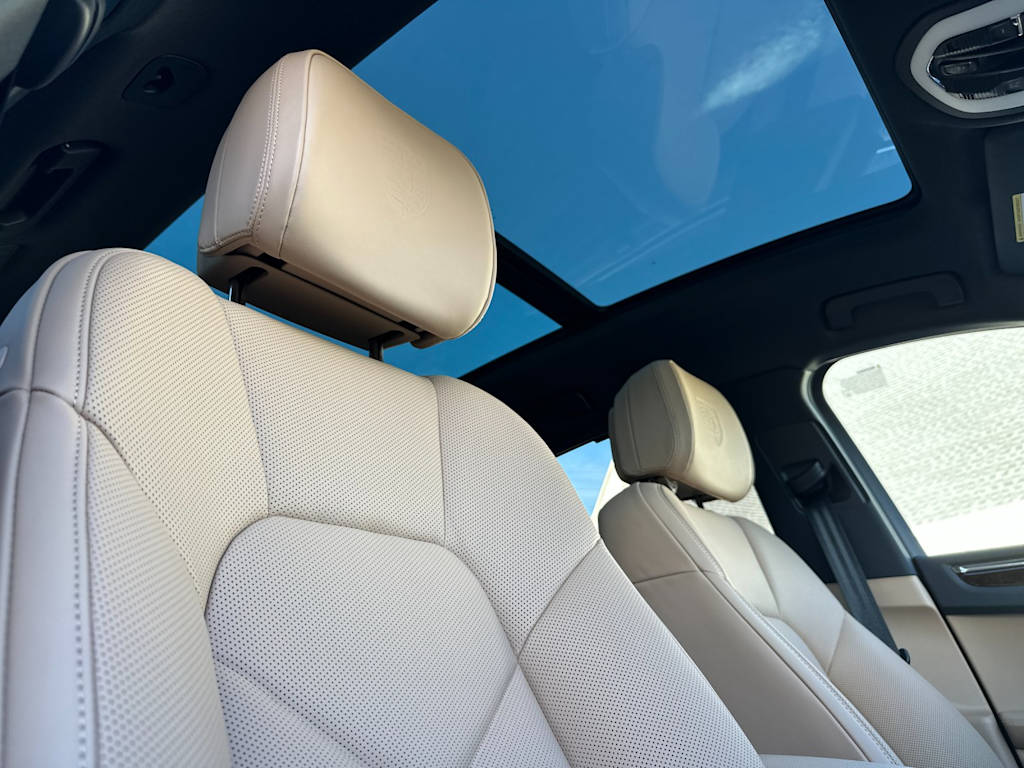 Thumbnail: 2026 Porsche Macan - 24