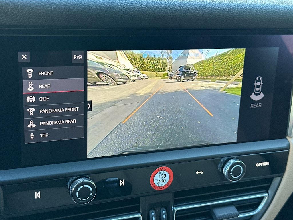 Thumbnail: 2026 Porsche Macan - 27