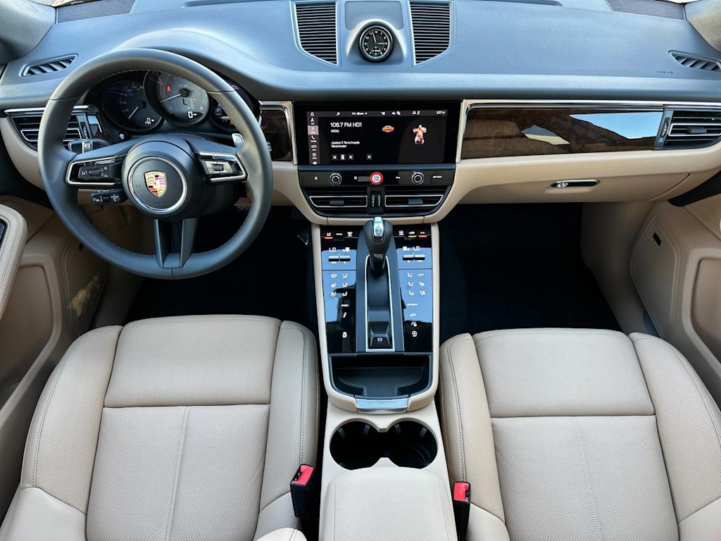 Thumbnail: 2026 Porsche Macan - 9