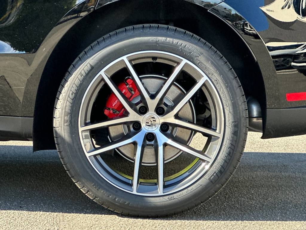 Thumbnail: 2026 Porsche Macan - 8