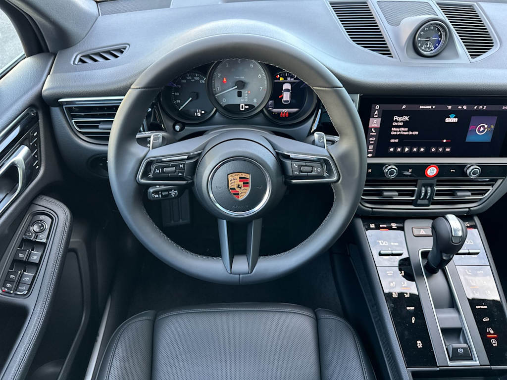 Thumbnail: 2026 Porsche Macan - 12