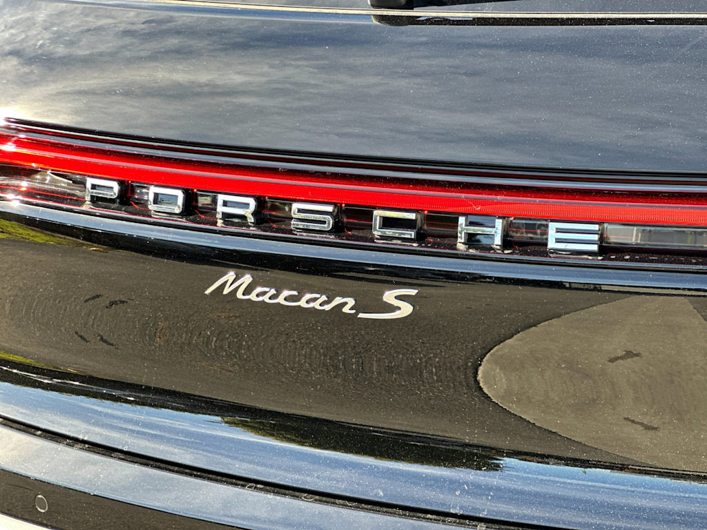 Thumbnail: 2026 Porsche Macan - 7