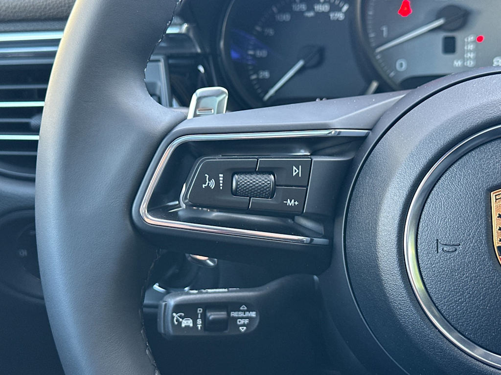 Thumbnail: 2026 Porsche Macan - 31