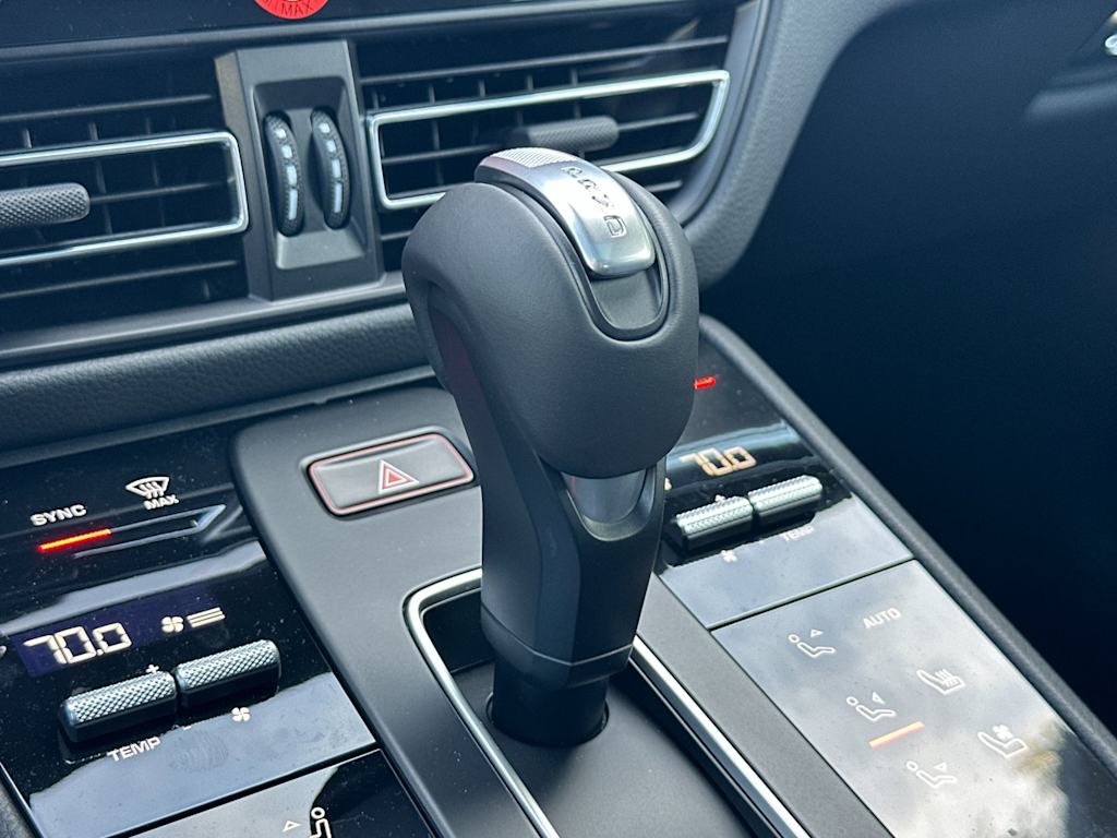 Thumbnail: 2026 Porsche Macan - 29