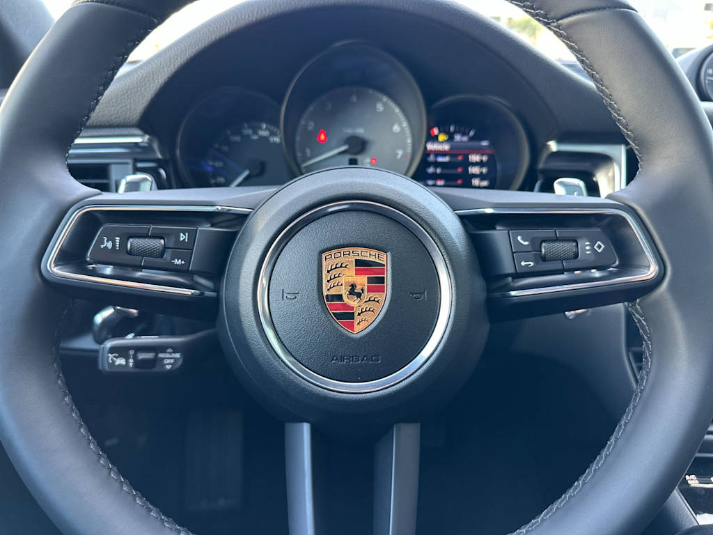 Thumbnail: 2026 Porsche Macan - 30
