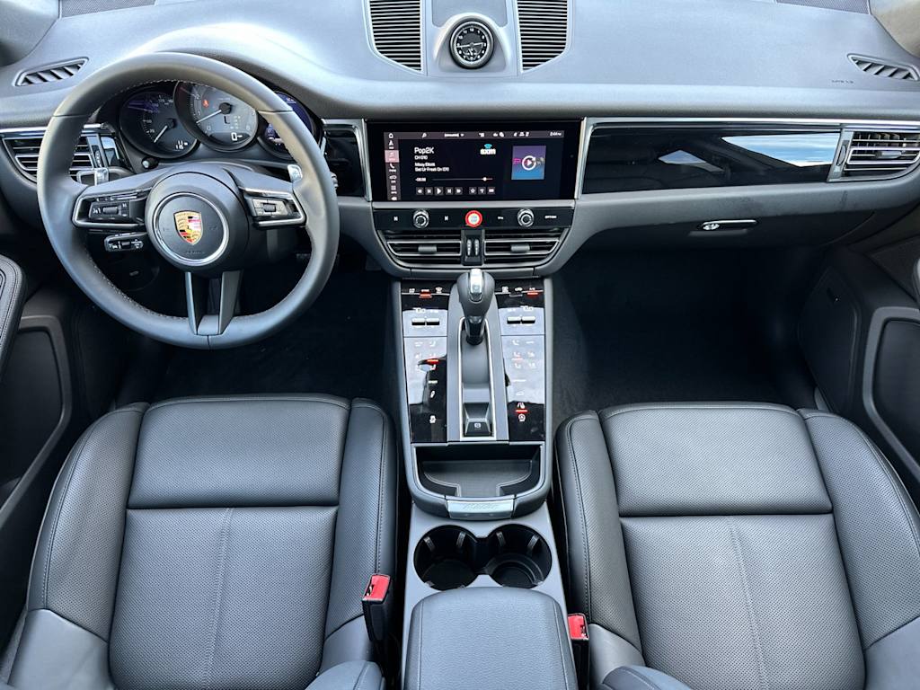 Thumbnail: 2026 Porsche Macan - 9