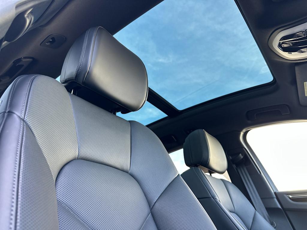 Thumbnail: 2026 Porsche Macan - 24