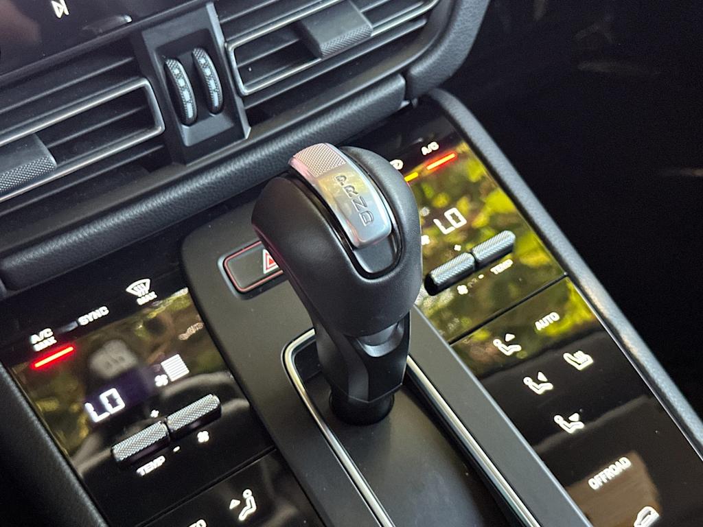 Thumbnail: 2023 Porsche Macan - 28
