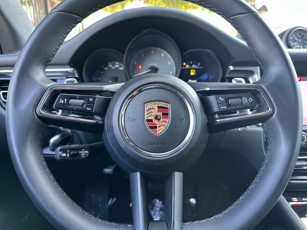 Thumbnail: 2023 Porsche Macan - 14