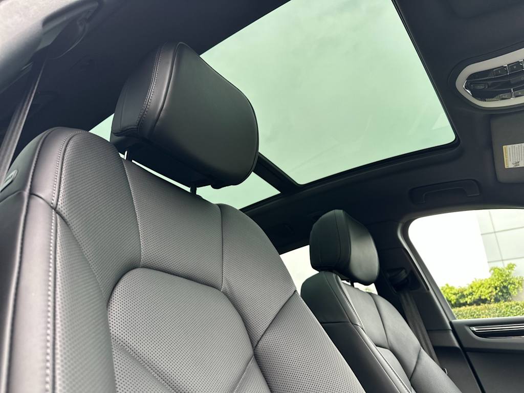 Thumbnail: 2026 Porsche Macan - 24