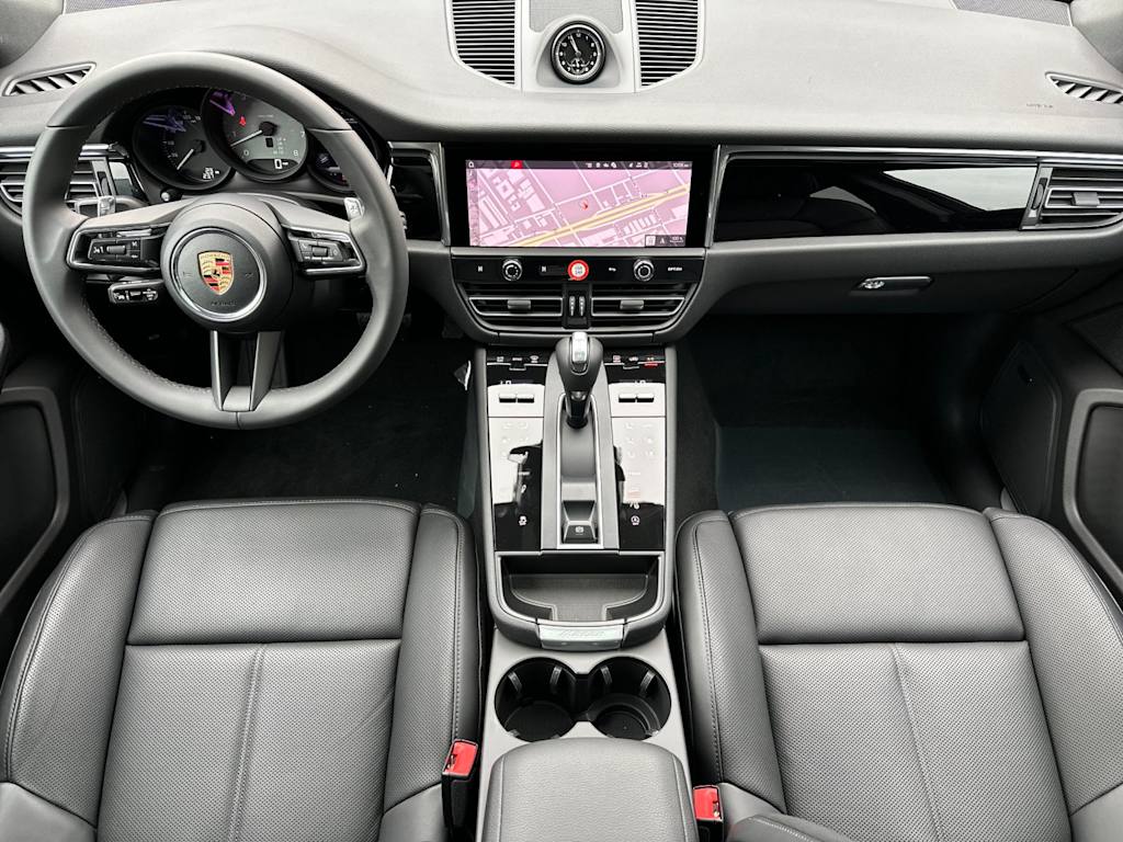 Thumbnail: 2026 Porsche Macan - 2