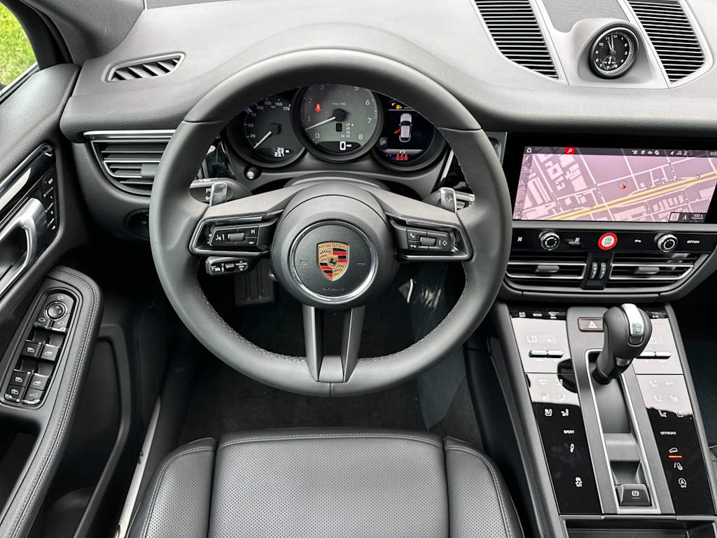 Thumbnail: 2026 Porsche Macan - 9