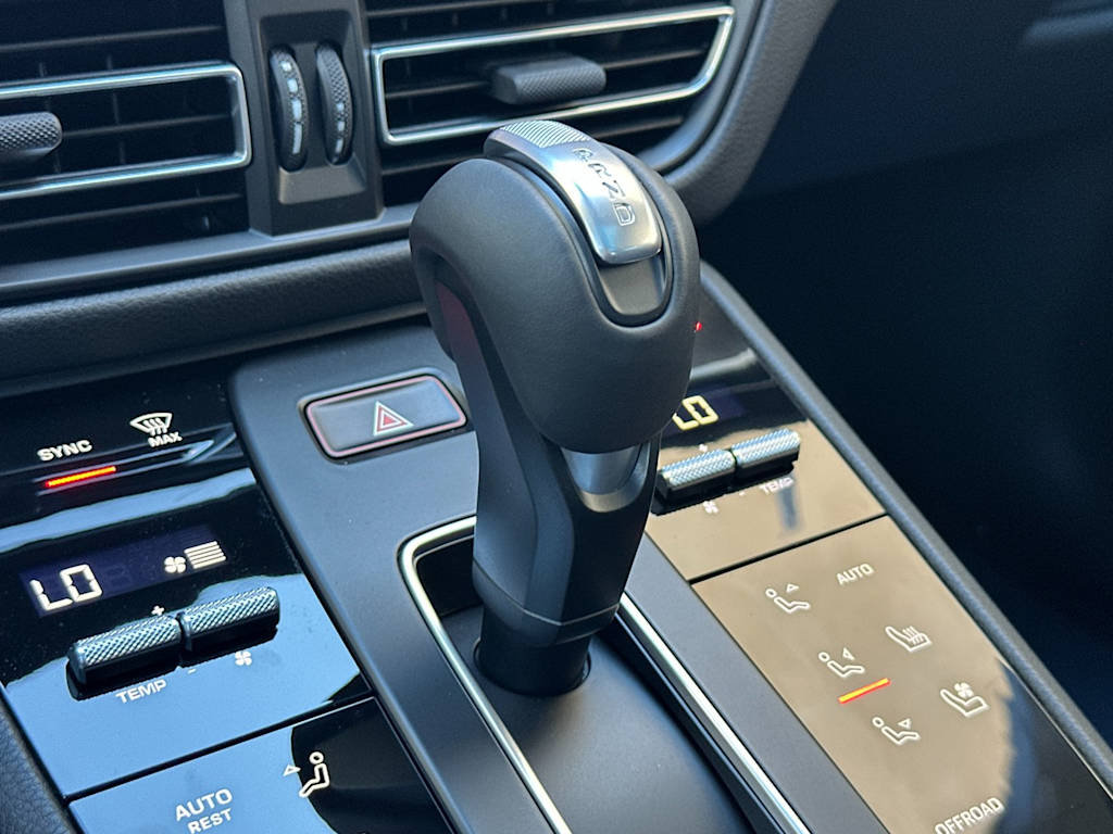 Thumbnail: 2026 Porsche Macan - 29