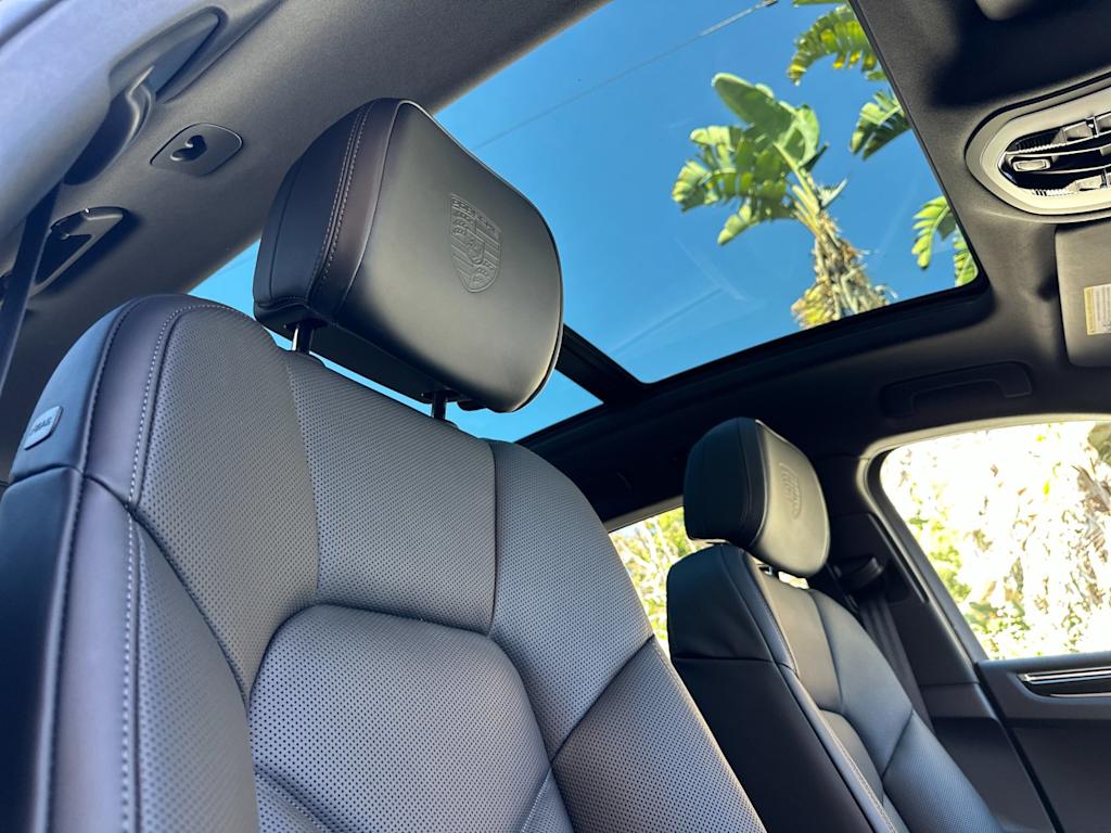 Thumbnail: 2026 Porsche Macan - 24