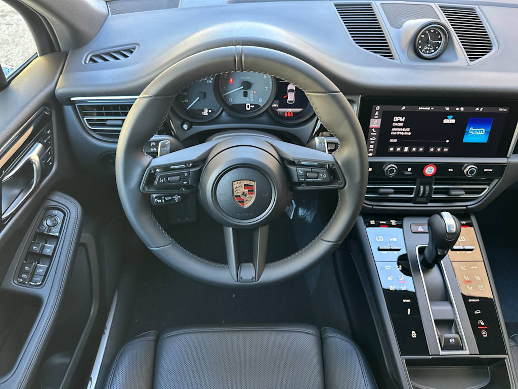 Thumbnail: 2026 Porsche Macan - 12
