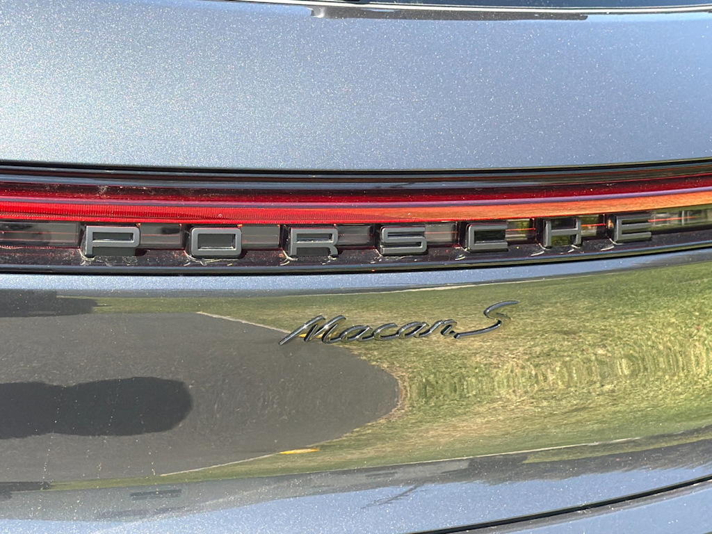 Thumbnail: 2026 Porsche Macan - 32
