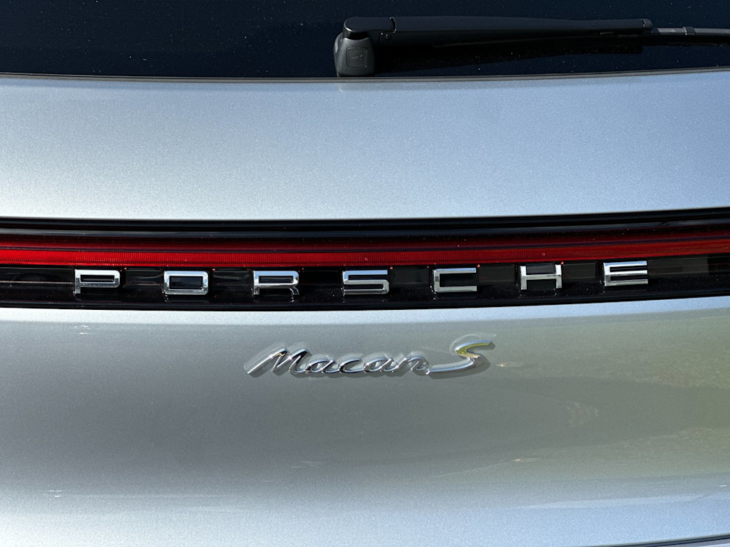 Thumbnail: 2026 Porsche Macan - 33