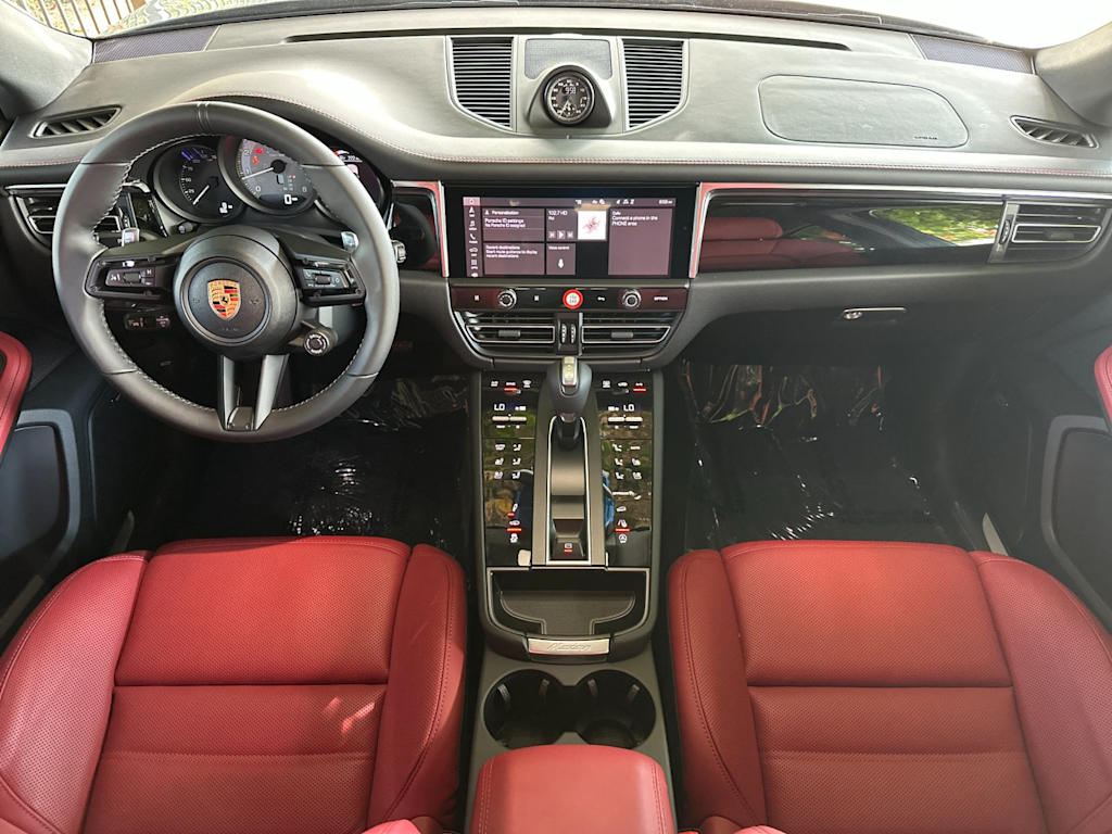 Thumbnail: 2026 Porsche Macan - 9