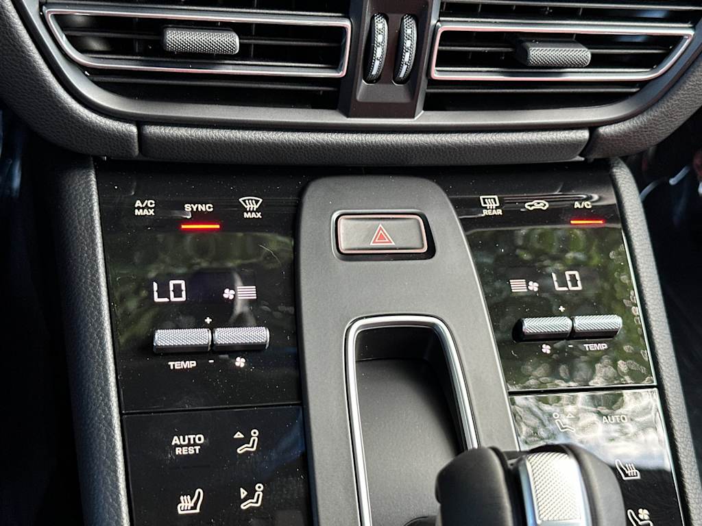 Thumbnail: 2026 Porsche Macan - 15
