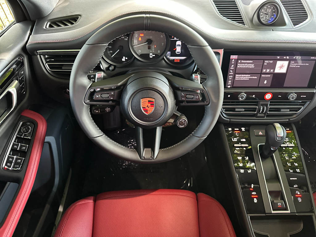 Thumbnail: 2026 Porsche Macan - 12