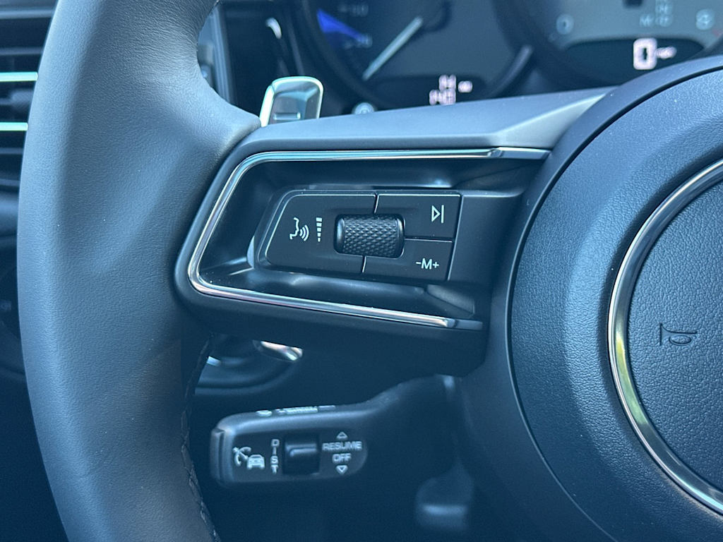 Thumbnail: 2026 Porsche Macan - 31