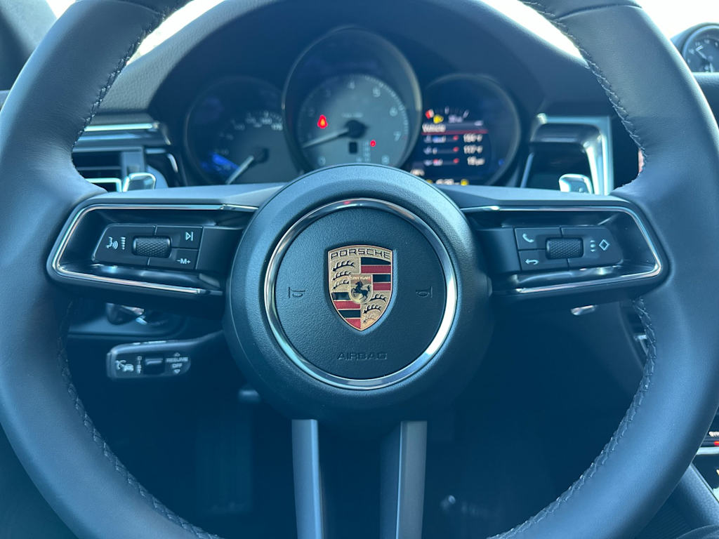 Thumbnail: 2026 Porsche Macan - 30