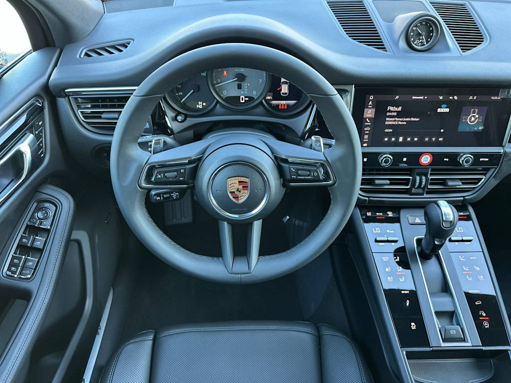 Thumbnail: 2026 Porsche Macan - 9