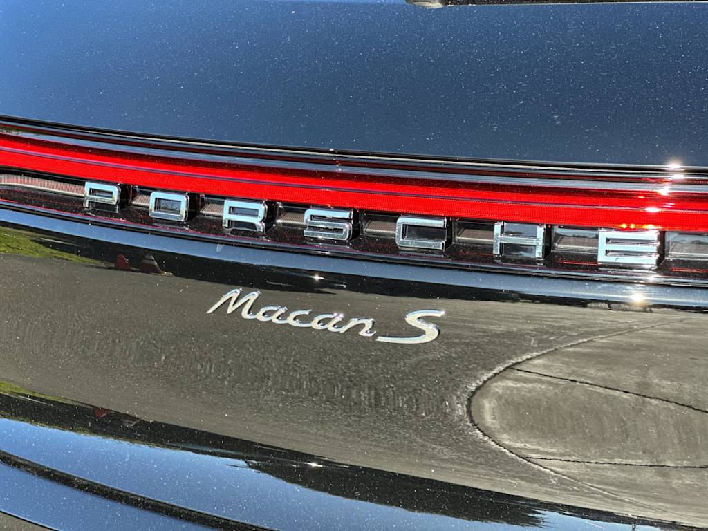 Thumbnail: 2026 Porsche Macan - 7