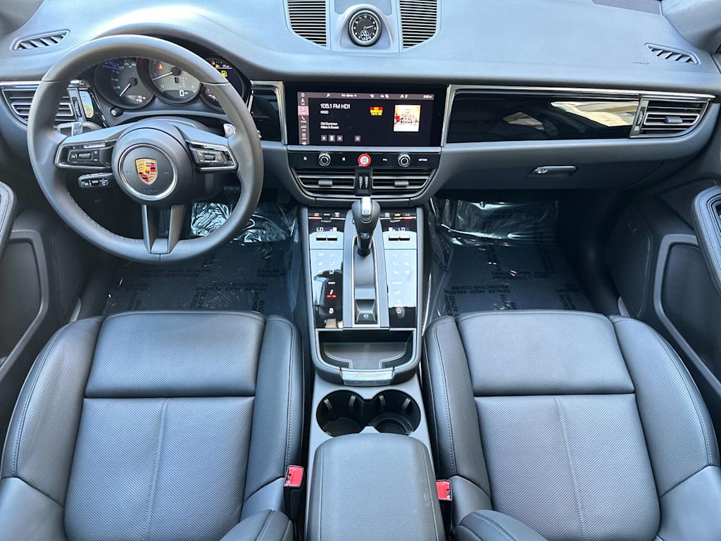 Thumbnail: 2026 Porsche Macan - 9