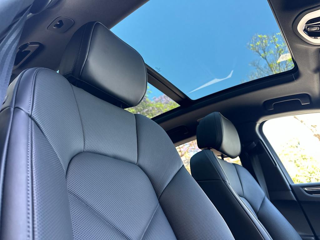 Thumbnail: 2026 Porsche Macan - 24