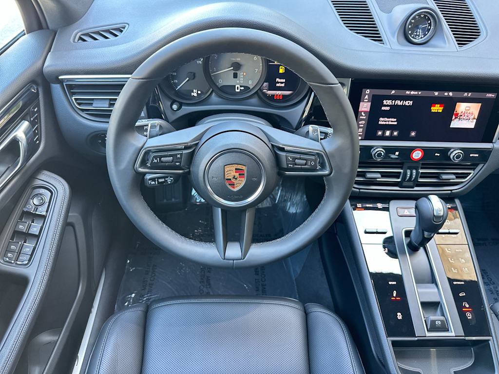 Thumbnail: 2026 Porsche Macan - 12