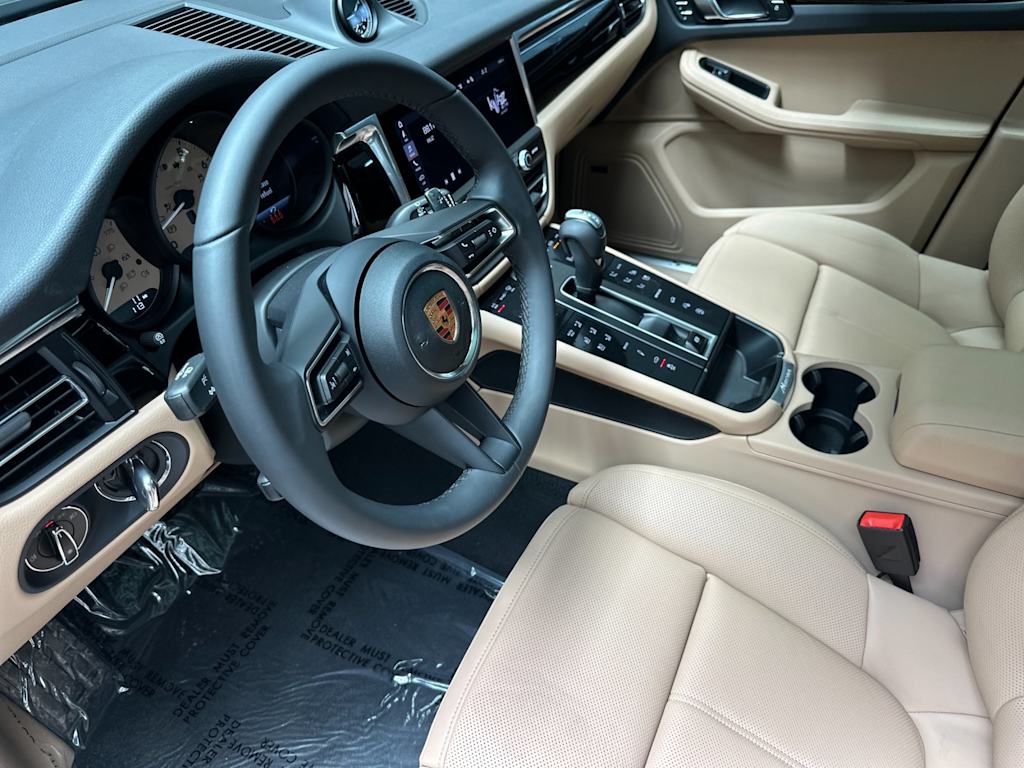 Thumbnail: 2026 Porsche Macan - 10