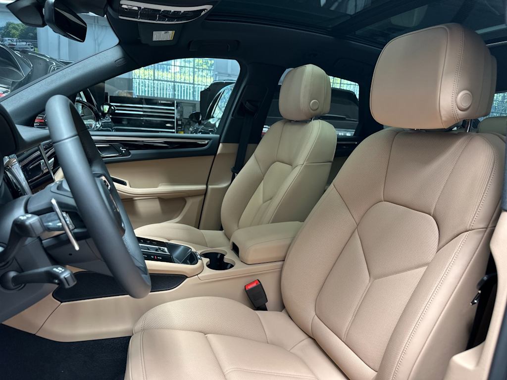 Thumbnail: 2026 Porsche Macan - 11