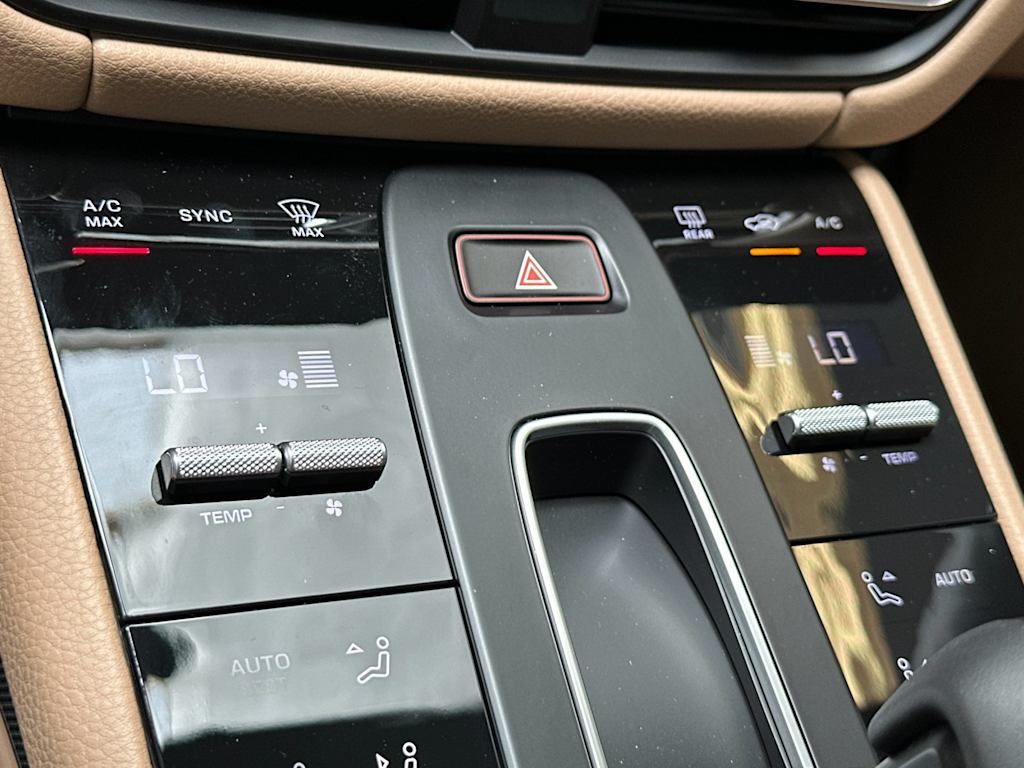 Thumbnail: 2026 Porsche Macan - 15