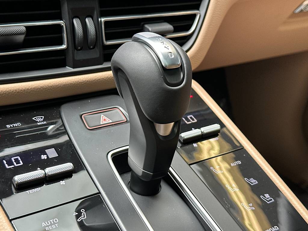 Thumbnail: 2026 Porsche Macan - 29