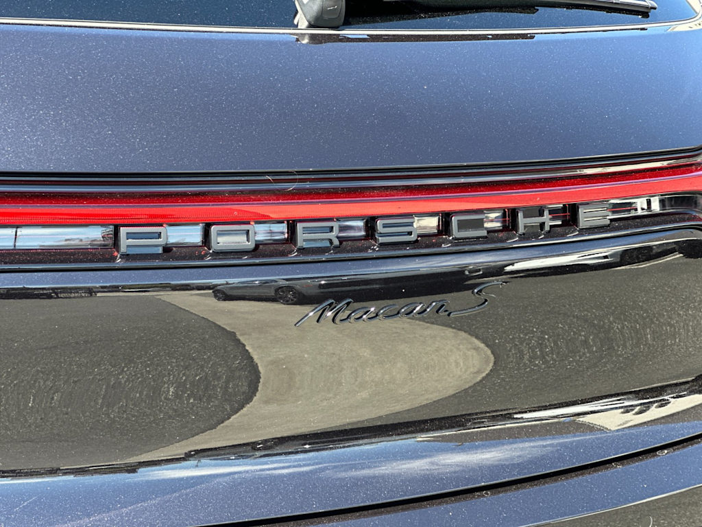 Thumbnail: 2026 Porsche Macan - 7