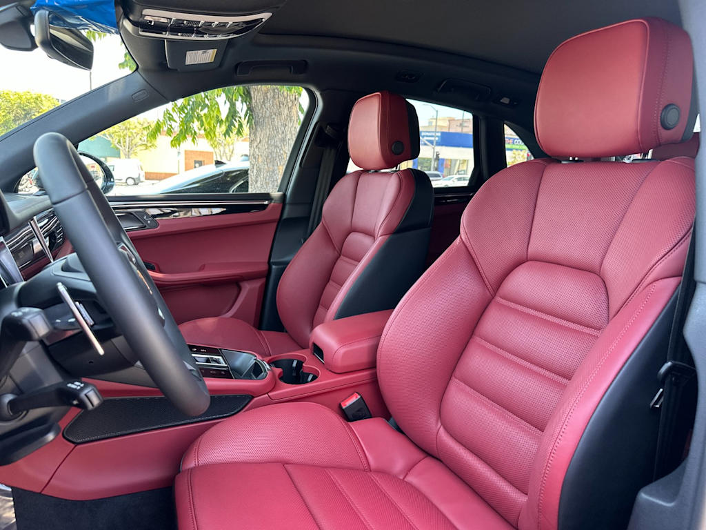 Thumbnail: 2026 Porsche Macan - 11