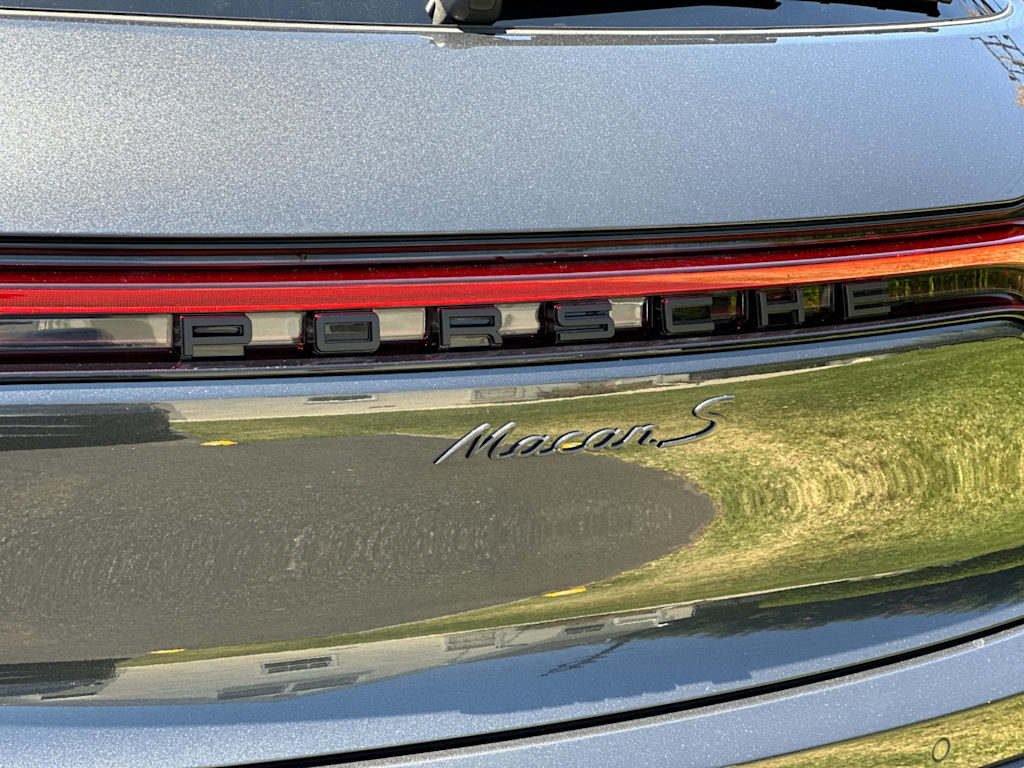 Thumbnail: 2026 Porsche Macan - 33