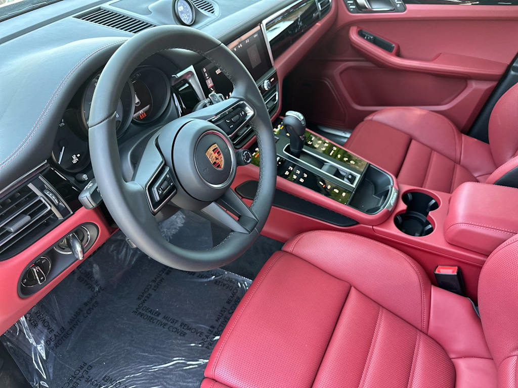 Thumbnail: 2026 Porsche Macan - 10