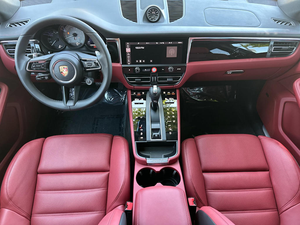 Thumbnail: 2026 Porsche Macan - 2
