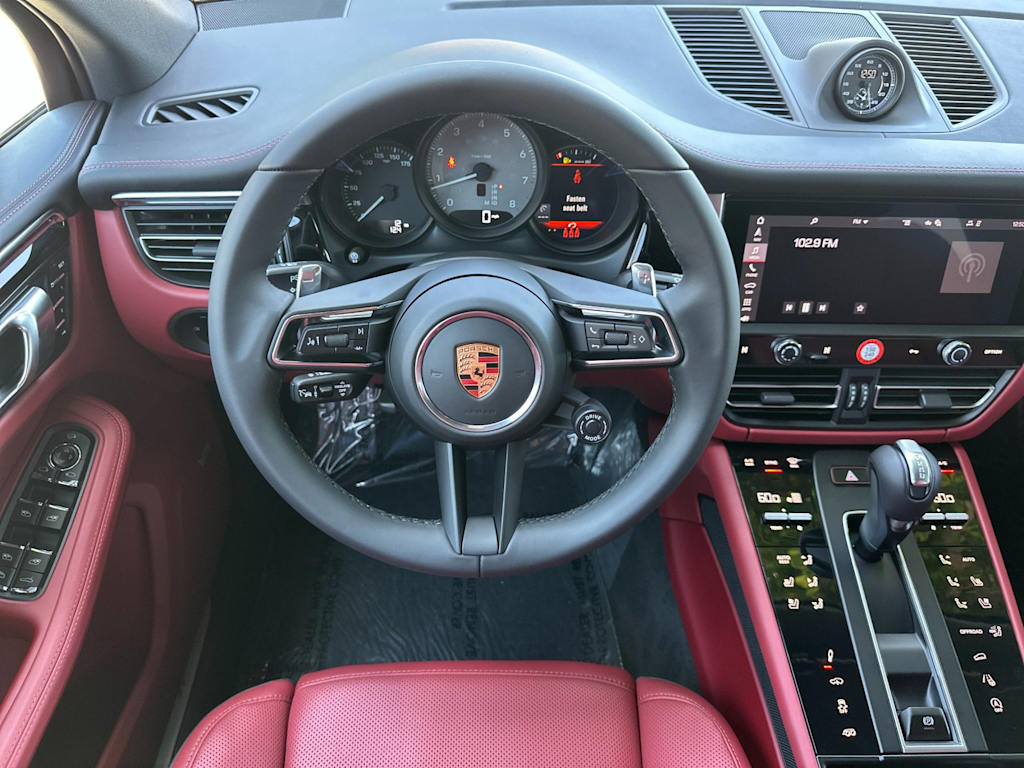 Thumbnail: 2026 Porsche Macan - 9