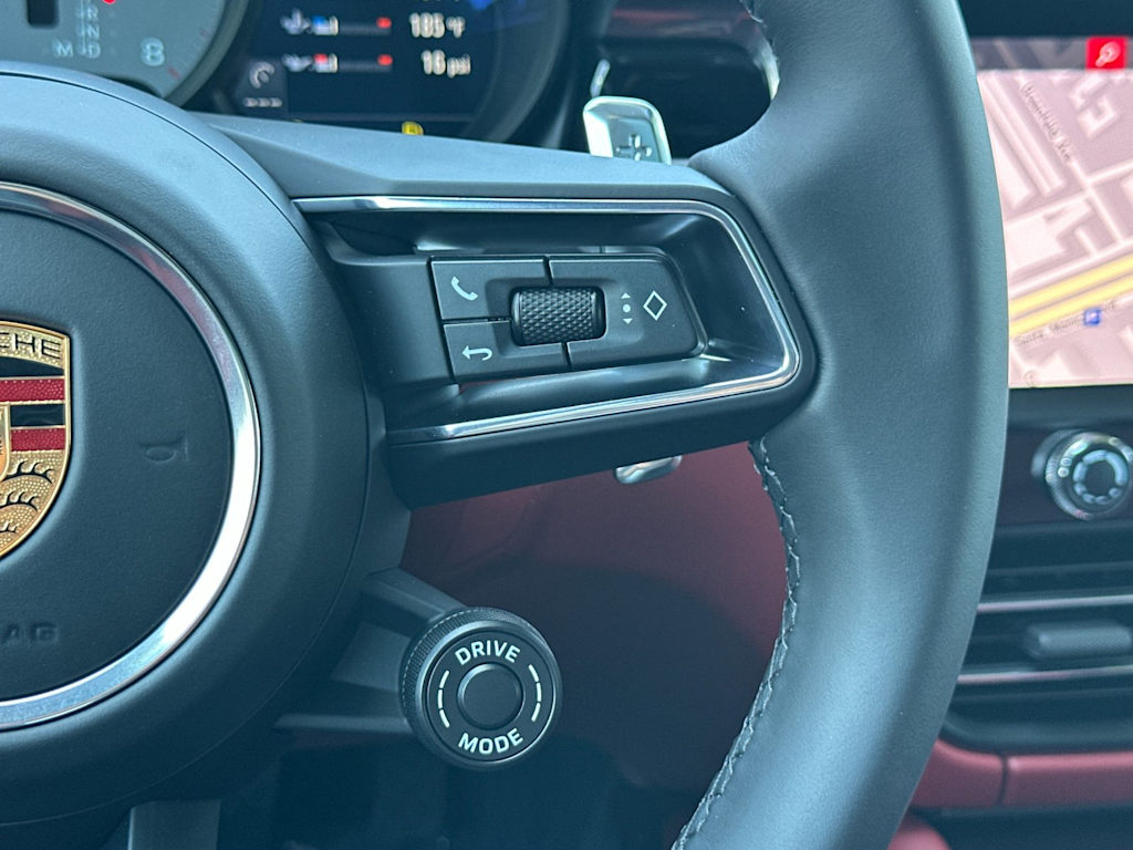 Thumbnail: 2026 Porsche Macan - 31