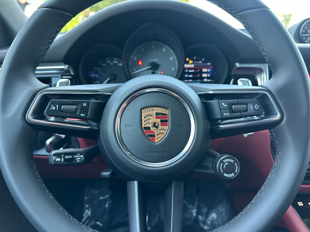 Thumbnail: 2026 Porsche Macan - 29