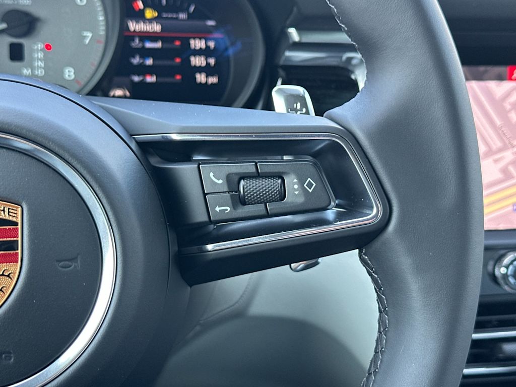 Thumbnail: 2026 Porsche Macan - 32