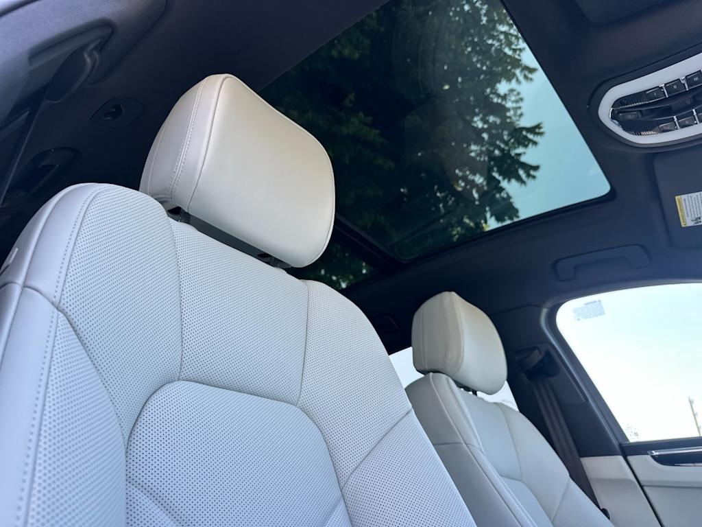 Thumbnail: 2026 Porsche Macan - 24