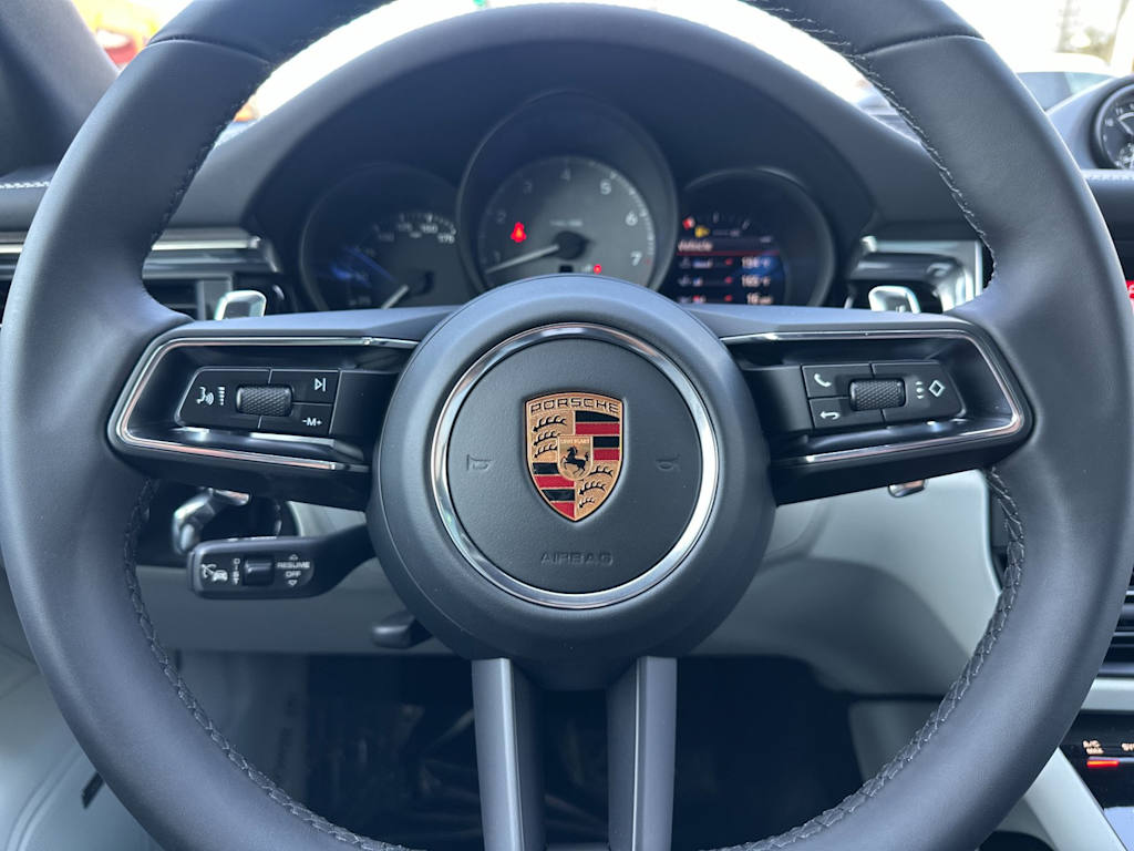 Thumbnail: 2026 Porsche Macan - 30