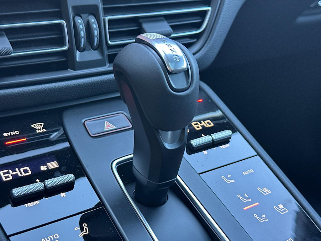 Thumbnail: 2026 Porsche Macan - 29