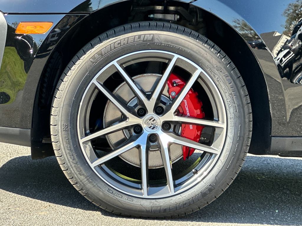 Thumbnail: 2026 Porsche Macan - 7