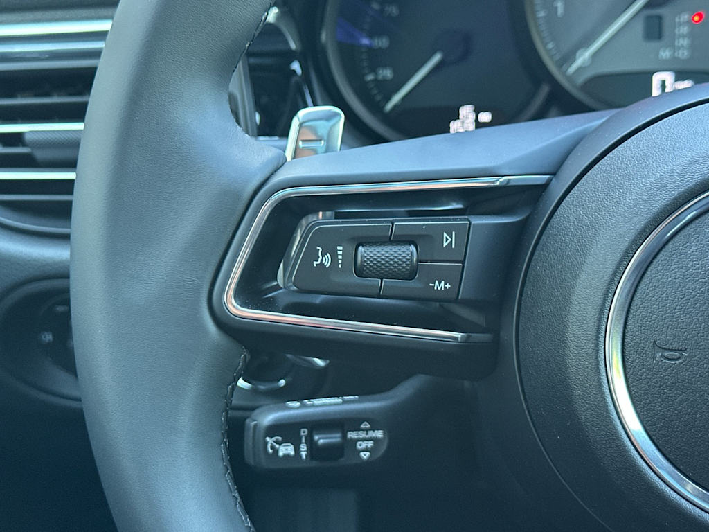 Thumbnail: 2026 Porsche Macan - 31