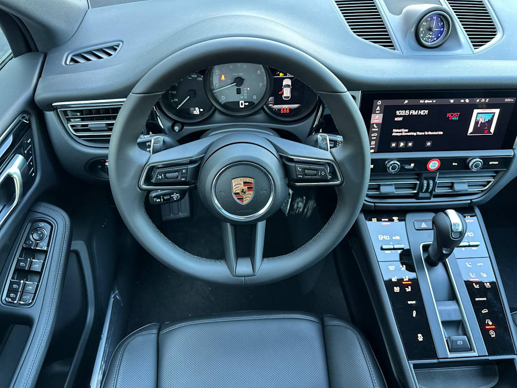Thumbnail: 2026 Porsche Macan - 12